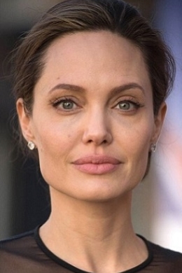 Анджелина Джоли