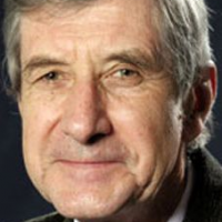 Олег Комаров