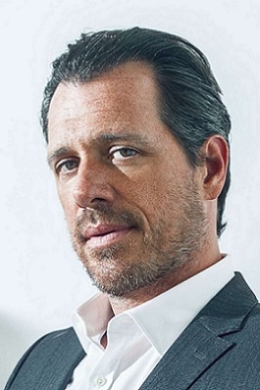 Даррен Петти