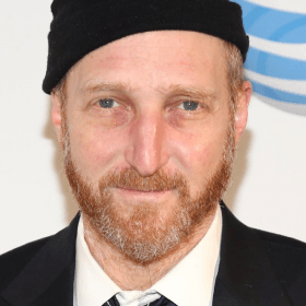 Джонатан Эймс