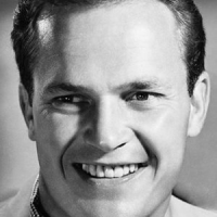 Ральф Микер