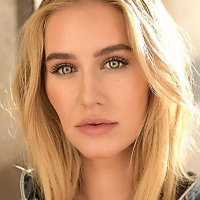 Андреа Бако