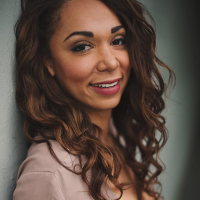 Сара Холлис