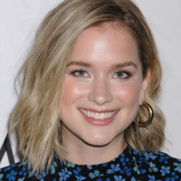 Элизабет Лэил