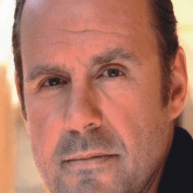 Август Шмёльцер