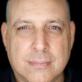 Джулиан Стоун