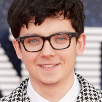 Эйса Баттерфилд