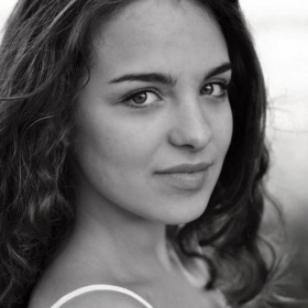 Лесли-Ванесса Лилл