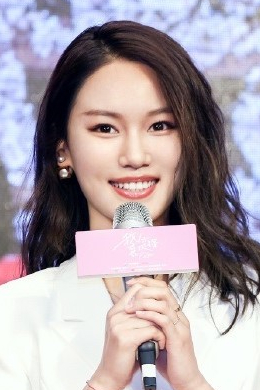 Чжан Юэ Ин