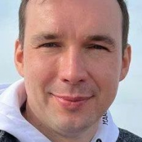 Илья Комаров