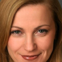 Елена Любимова