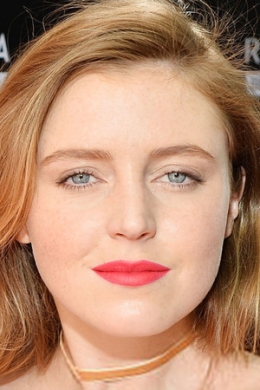 Лоррейн Николсон