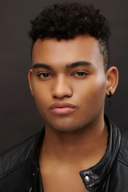 Джошуа Насьоналес