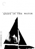 Нож в воде